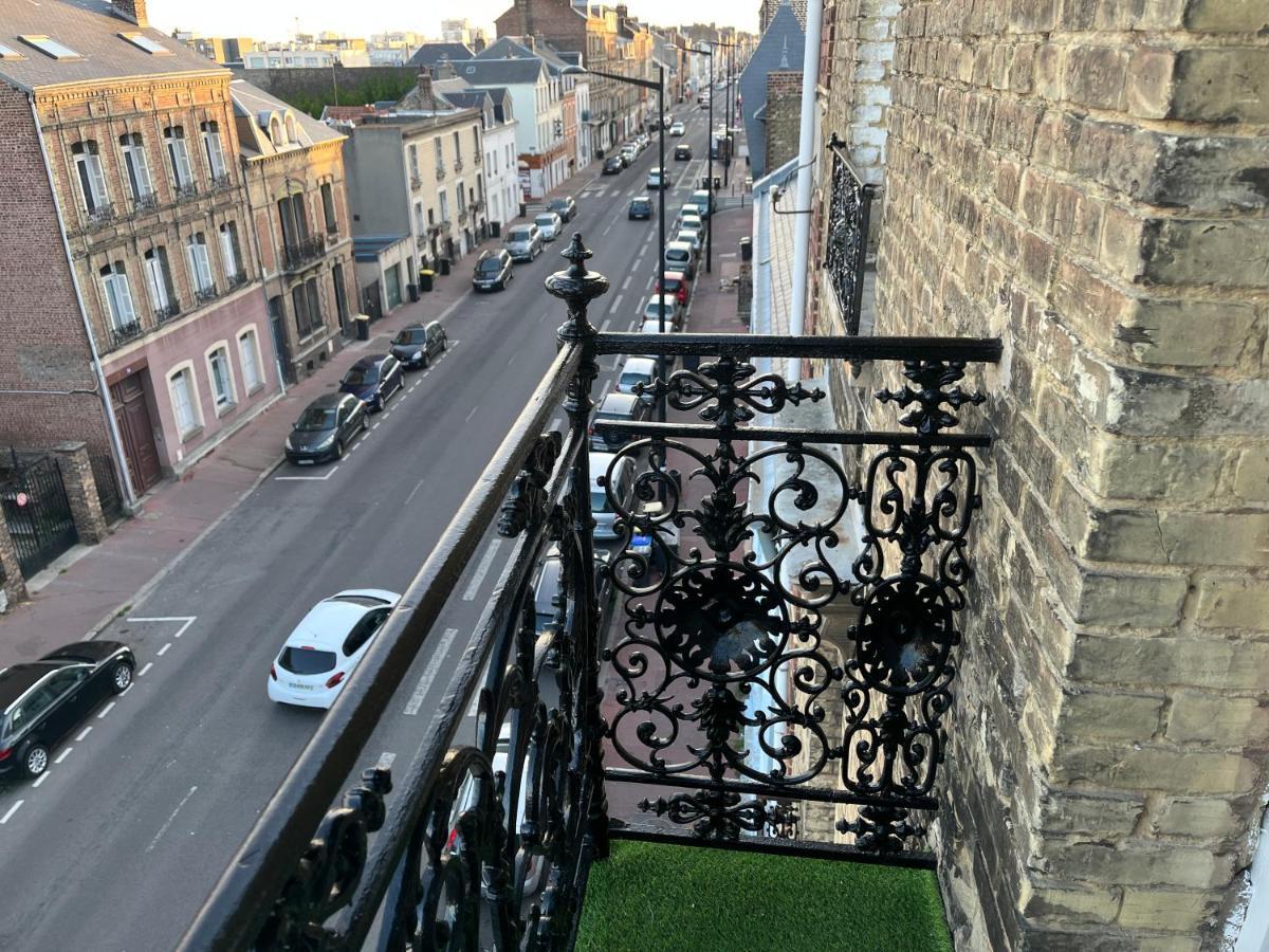 Verdun Dore - Parking Gratuit, Netflix, Balcon, Internet Fibre - 2 Ch Le Havre Luaran gambar